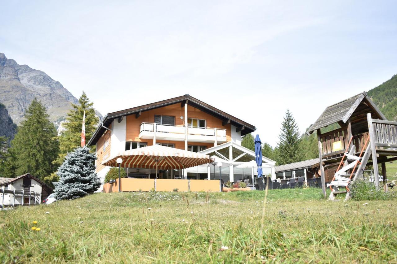 Restaurant & Hostel Hole In One Ранда Екстер'єр фото
