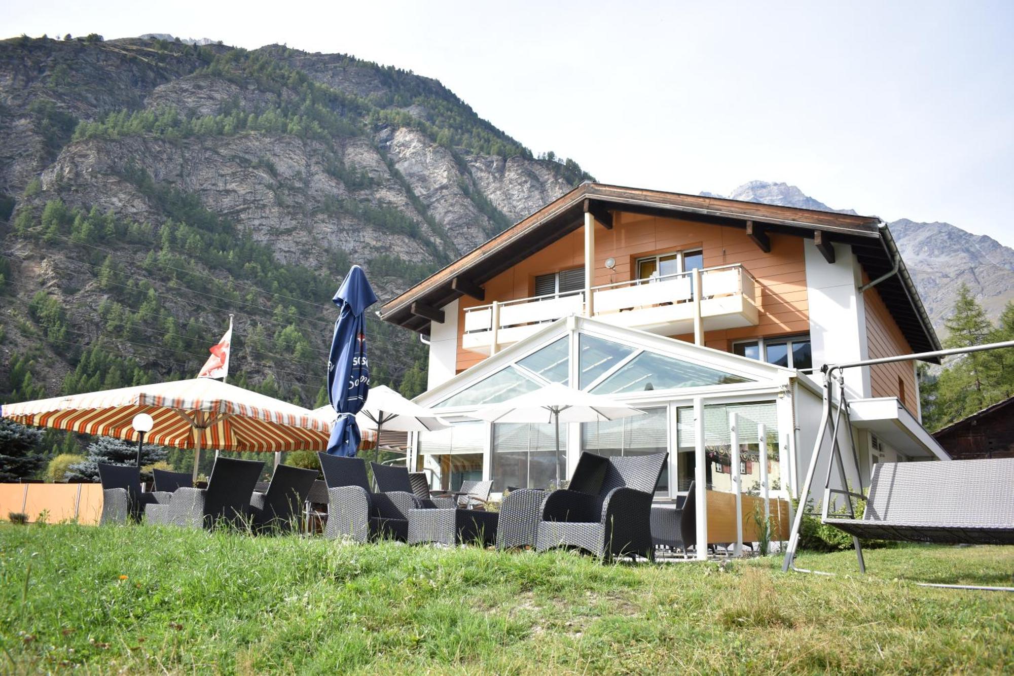 Restaurant & Hostel Hole In One Ранда Екстер'єр фото