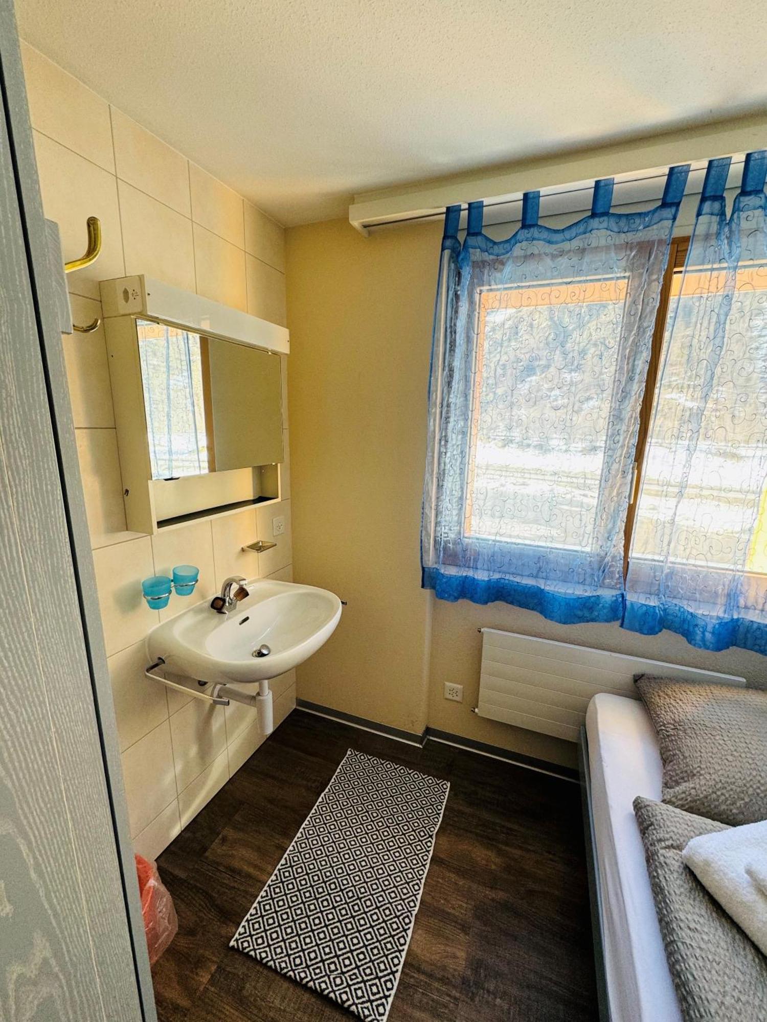Restaurant & Hostel Hole In One Ранда Екстер'єр фото